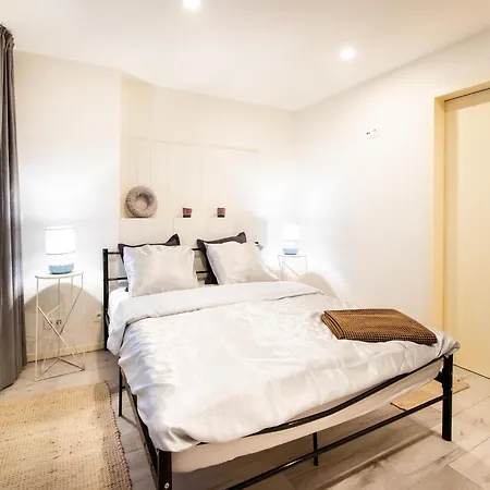 Sunny Ground Floor Escape, Cleaning Included *